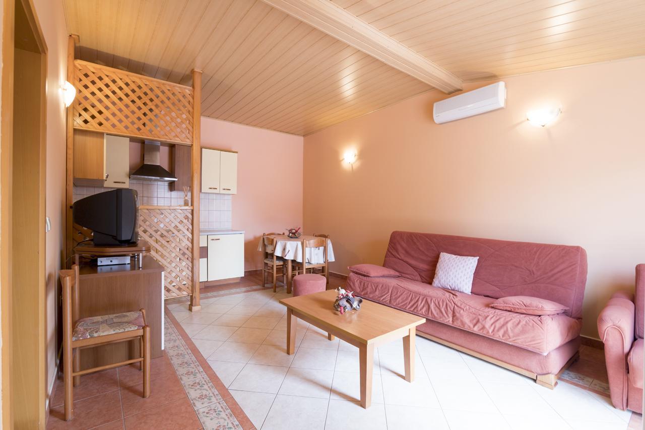 Apartments Kori Funtana Dış mekan fotoğraf
